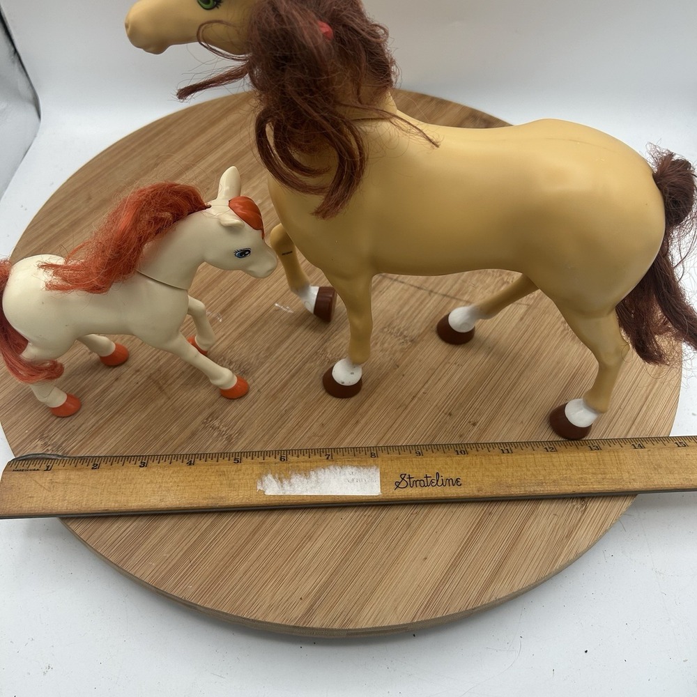 Barbie Hugs N Plays Barbie Horse & Chelsea Horse With Moveable Heads No Saddles - Picture 5 of 6
